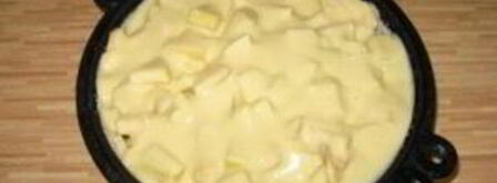 шарлотка со сметаной и яблоками. Шаг 8