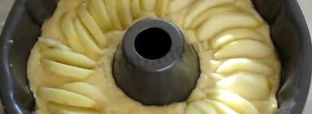 шарлотка творожная с творогом в духовке. Шаг 7