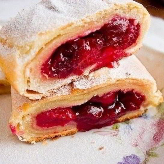 Рецепт австрийского штруделя с вишнями