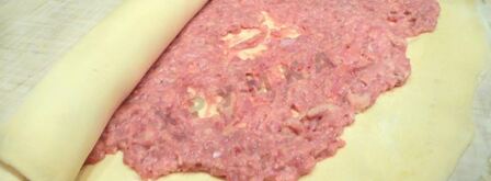 штрудель с мясом из слоеного теста. Шаг 10