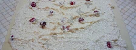 штрудель с творожной начинкой из слоеного теста. Шаг 6