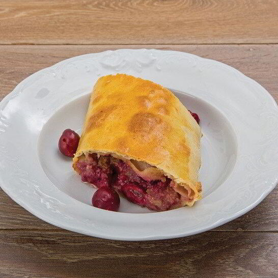 Рецепт штруделя с вишней, маскарпоне и миндалем