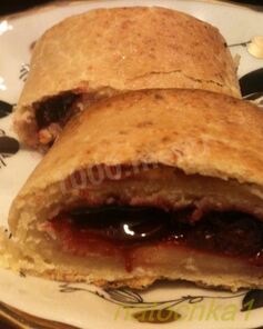 Творожный штрудель с вишней