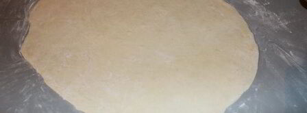 ванильный штрудель с яблоком, сливами и творогом. Шаг 7