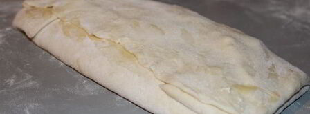 ванильный штрудель с яблоком, сливами и творогом. Шаг 9