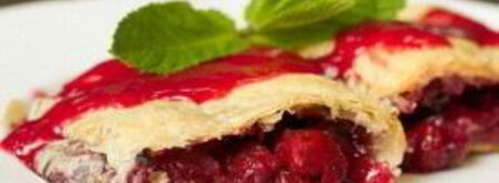 вишневый штрудель из слоеного теста. Шаг 8