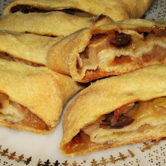 Рецепт яблочного штруделя с изюмом
