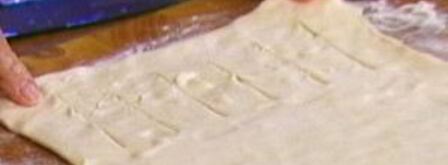 яблочный штрудель с изюмом. Шаг 3