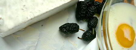 слойки на укус с сыром бри, шелковицей и черносмородиновым джемом. Шаг 5