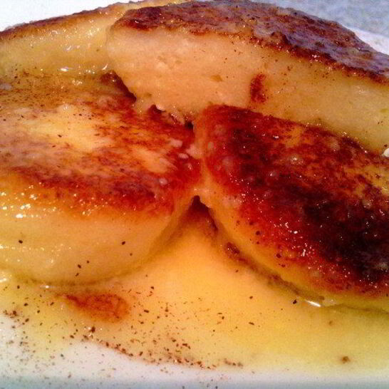 Рецепт нежных сырников с ванилью, томленные в сливочном соусе