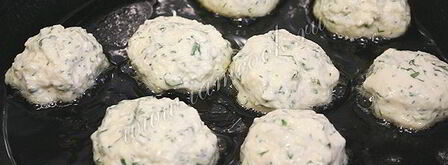 сырники соленые с брынзой. Шаг 10