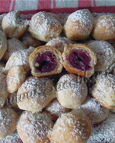 Слоеное тесто с вишней