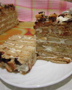 Фруктово-сливочный торт из печенья