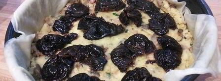 картофельно-грибной торт с черносливом. Шаг 10