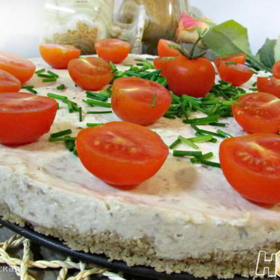 Рецепт закусочного торта с копченой рыбой