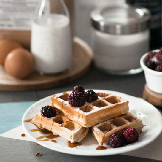 Рецепт мягких венских вафель с ягодами