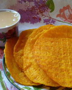 Тыквенные тонкие вафли с домашней сгущенкой