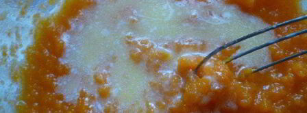 тыквенные тонкие вафли с домашней сгущенкой. Шаг 3