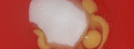 вафельные трубочки с мороженым и малиновым джемом. Шаг 3