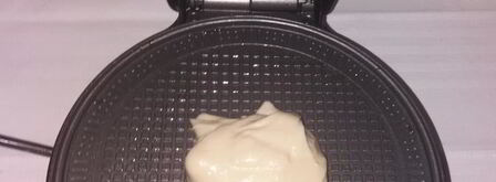 вафельные трубочки с мороженым и малиновым джемом. Шаг 7