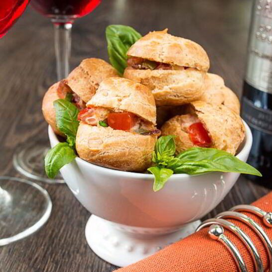 Рецепт профитролей с острым куриным салатом