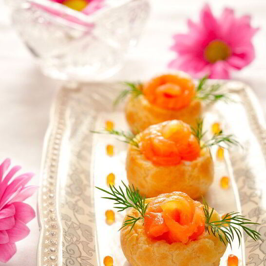 Рецепт профитролей с семгой и сливочным сыром