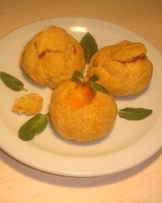 Профитроли с яйцом