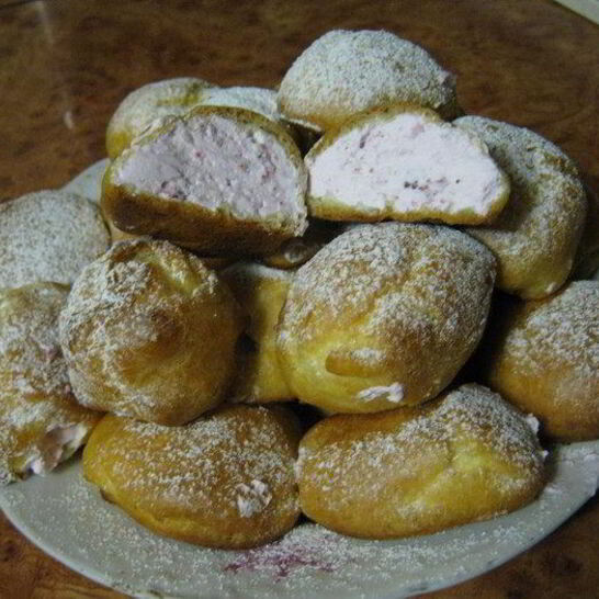 Рецепт эклеров с клубнично-сливочным кремом