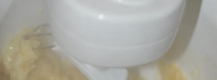 эклеры со взбитыми сливками и сгущенкой. Шаг 5