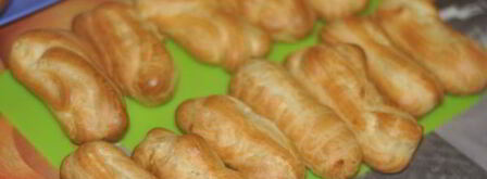 эклеры со взбитыми сливками и сгущенкой. Шаг 11