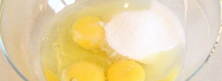 творожная запеканка с изюмом в мультиварке. Шаг 4