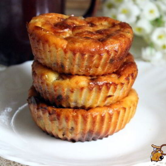 Рецепт творожных мини-запеканок с бананом и изюмом