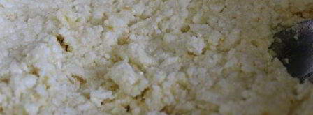 творожные мини-запеканки с бананом и изюмом. Шаг 3