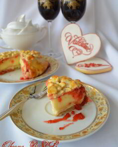 Камамбер с клубничным джемом