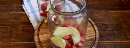 компот из клубники и яблок. Шаг 8