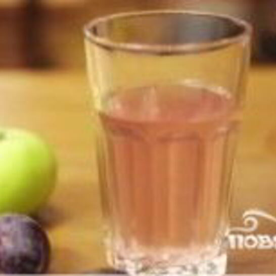 Рецепт компота из слив и яблок