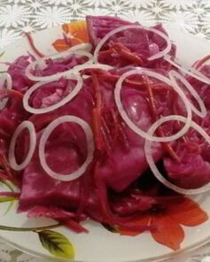 Квашеная капуста со свеклой