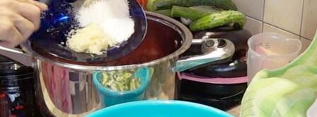 лечо из огурцов с помидорами на зиму. Шаг 4