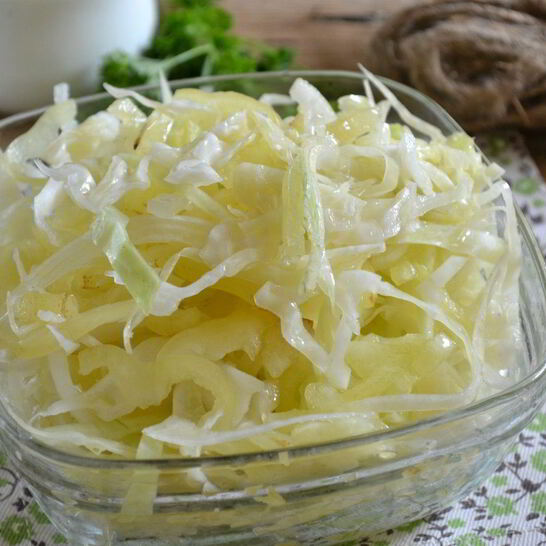 Рецепт капусты, маринованной с перцем и луком