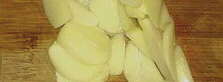 маринованные зеленые помидоры шпигованные чесноком. Шаг 3