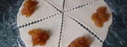 рулетики из творожного теста с повидлом. Шаг 6