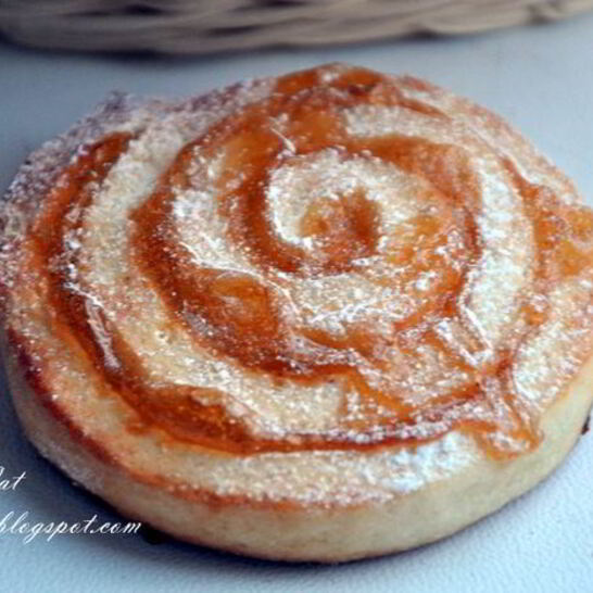 Рецепт вертушек из творожного теста с яблочным повидлом