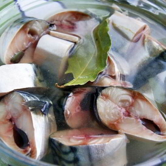 Рецепт быстрой скумбрии пряного посола по-домашнему