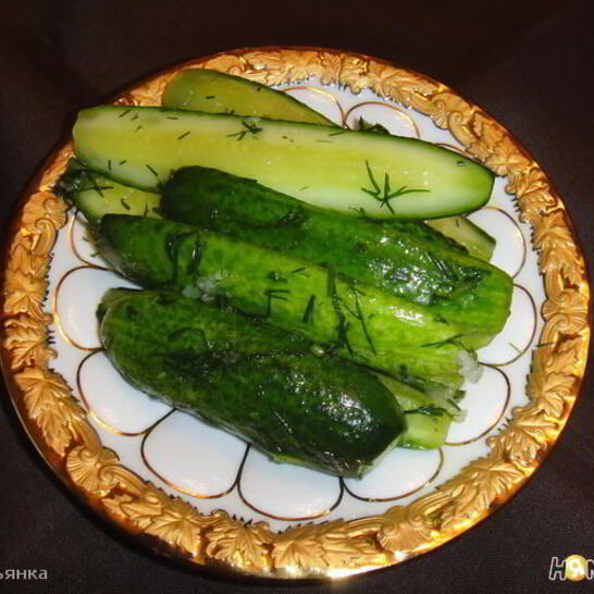 Рецепт малосольных огурчиков за 15 минут