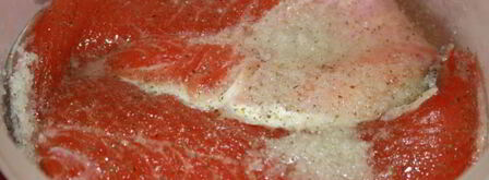 слабосоленая форель с приправами. Шаг 3