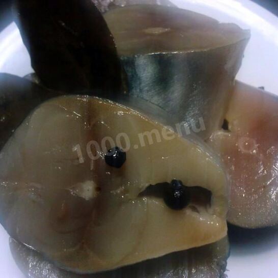 Рецепт соленой скумбрии пряного посола с душистым перцем