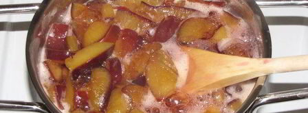 сливовое варенье с бананами и орехами. Шаг 3