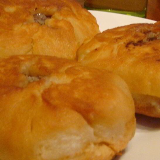 Рецепт беляшей с салатом и бакинских помидоров, сладкого лука и наршараба