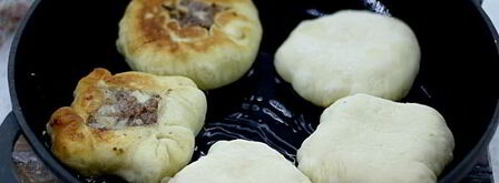 пышные беляши на сковороде. Шаг 10