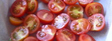 брускетта с авокадо и томатами черри. Шаг 3